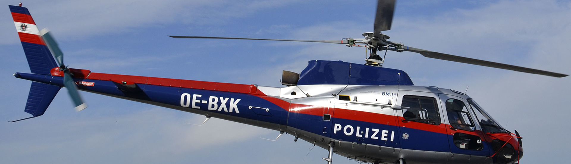 Glanz-Lackierung Polizei-Hubschrauber Ecureuil OE-BXK, Kfz-Fachbetrieb Preussler in Radstadt, Österreich